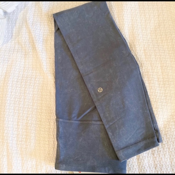 Sold Out! Lululemon High Rise Tight - Picture 3 of 6